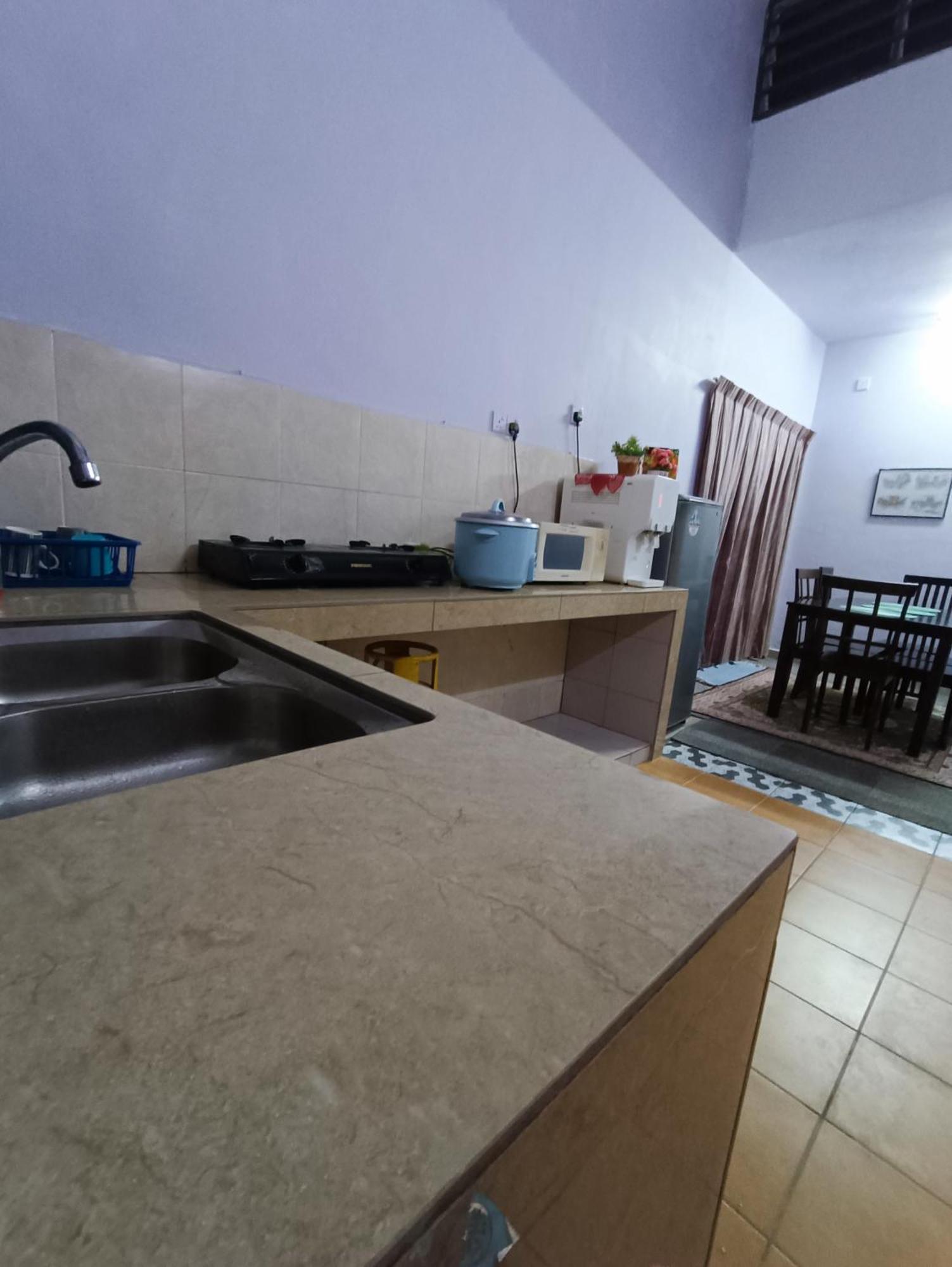 Homestay Lestari Klia Сепанг Екстериор снимка