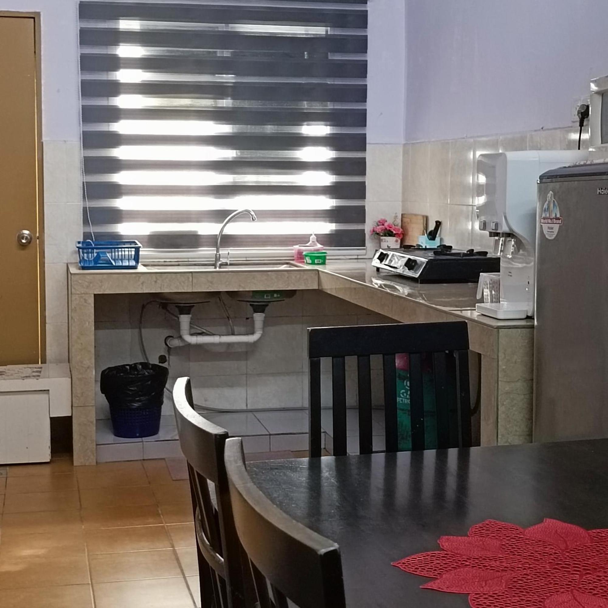 Homestay Lestari Klia Сепанг Екстериор снимка