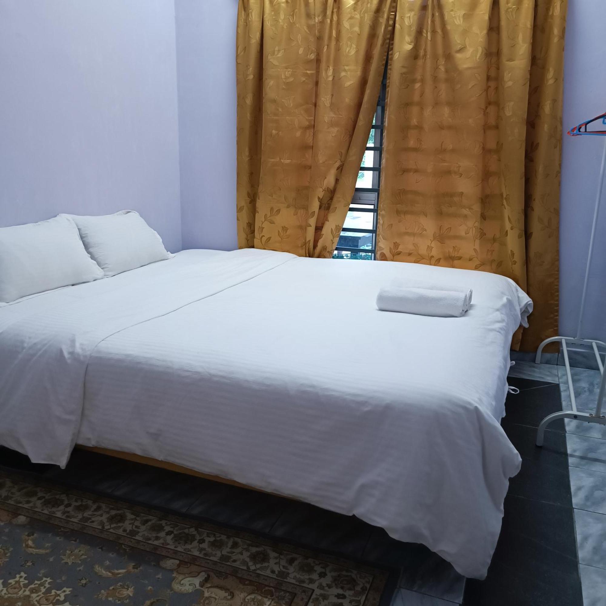 Homestay Lestari Klia Сепанг Екстериор снимка